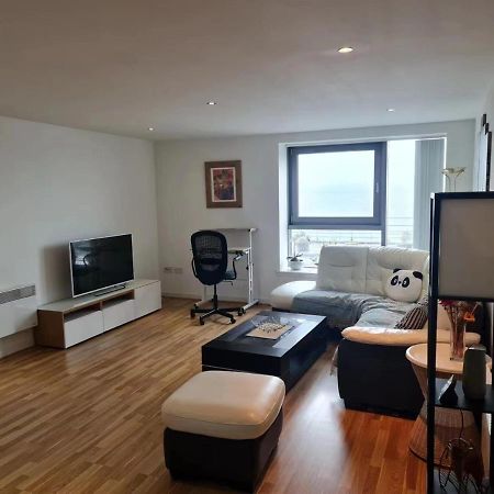 Stunning Waterfront Western Harbour Apartment Единбург Екстериор снимка