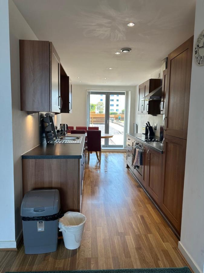 Stunning Waterfront Western Harbour Apartment Единбург Екстериор снимка
