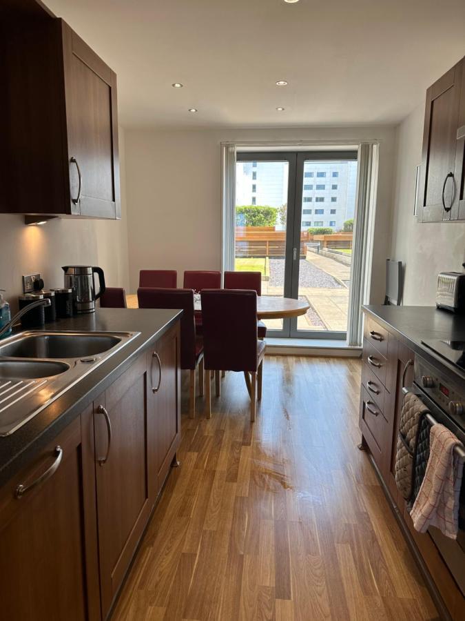 Stunning Waterfront Western Harbour Apartment Единбург Екстериор снимка