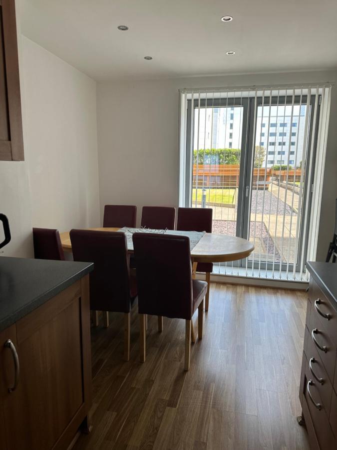 Stunning Waterfront Western Harbour Apartment Единбург Екстериор снимка