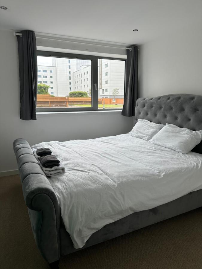 Stunning Waterfront Western Harbour Apartment Единбург Екстериор снимка